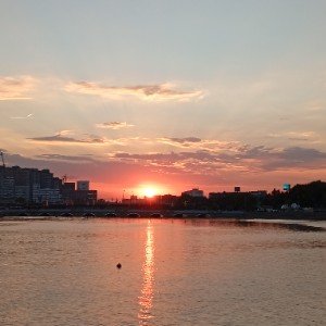 Гуляешь ты по тёмным закоулкамм