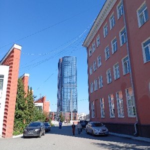 А в Москве ребята..