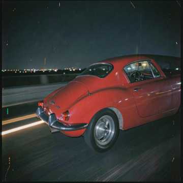 RED ROADSTER IN MOSCOW